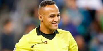 Polémica por el árbitro designado para la semifinal entre Argentina e Inglaterra