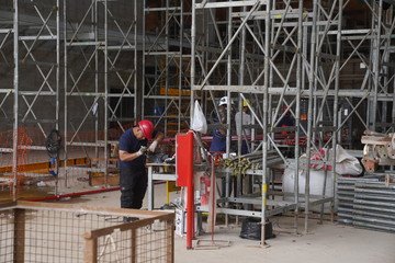 En los 4 primeros meses, hay 5.654 empresas menos y se desvincularon 43.680 trabajadores