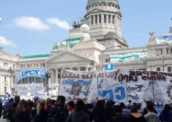 Ley de Tierras: El Gobierno retrocede ante la presión, pero los sindicatos ratifican la movilización