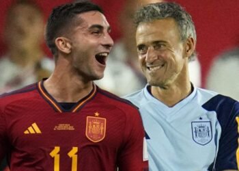 El crucial futuro de Ferran Torres y la estrategia de Julián Álvarez en su salida del Atlético de Madrid