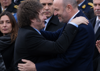 Milei regresa al escenario en homenaje a San Martín: mensaje contra los ‘enemigos internos y externos’ y abrazo con Sturzenegger