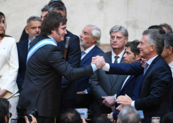 Milei reflexiona sobre su gobierno y avanza hacia la reelección con guiños a Macri
