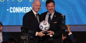La Conmebol critica a Infantino por intento de privatización del Mundial y exige respeto por las normas de la FIFA