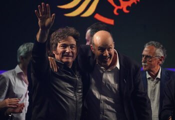 Javier Milei respalda a Sturzenegger en medio del conflicto por la Ley de Tierras