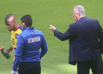 Sin Énner Valencia, Arruabarrena anunció la convocatoria para enfrentar a Recoleta en la Copa Sudamericana