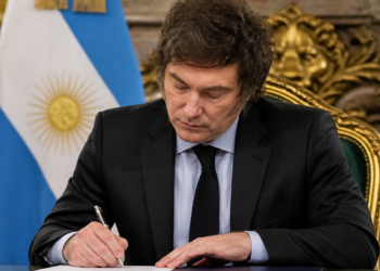Milei acepta renuncias de una fiscal federal y un defensor público