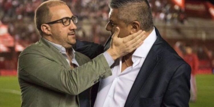 Un contrato millonario del MPF beneficia a un colaborador de Chiqui Tapia