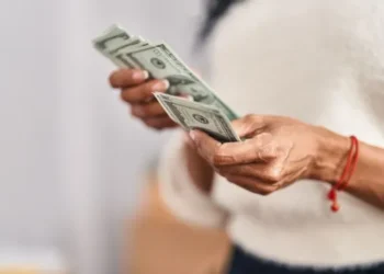 Inversiones en plazos fijos en dólares: pautas a seguir antes de colocar tus ahorros