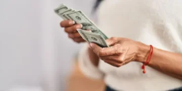 Inversiones en plazos fijos en dólares: pautas a seguir antes de colocar tus ahorros