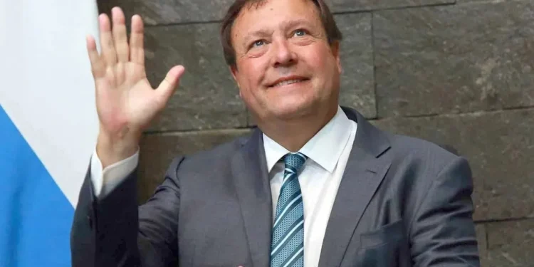 El gobernador de Río Negro se pronuncia a favor de Javier Milei y propone suprimir las PASO