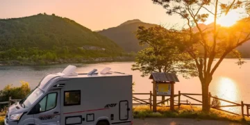 Ronan, desarrollador web de 30 años: “Vendí mi casa, compré un motorhome para recorrer Europa y así ahorro 400 euros al mes”