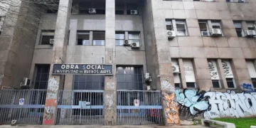 Un joven falleció tras arrojarse desde el tercer piso de un edificio en Recoleta