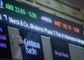 El riesgo país experimenta un cambio de tendencia, disminuyendo un 5% en el día