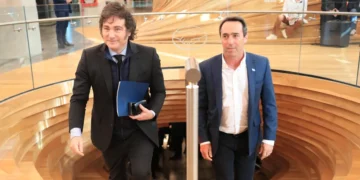 La estrategia de Milei y Galperín para minimizar el impacto del modelo económico