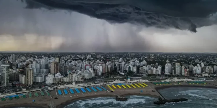 Detalles sobre el “Súper Niño”: el fenómeno que mantiene en alerta a Argentina ante posibles tormentas e inundaciones