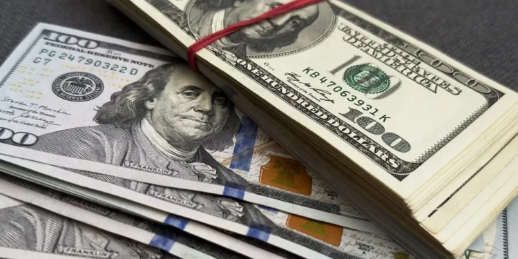 Mercado cambiario en el fin de semana: a cuánto cotizan el dólar oficial y el blue este sábado 15 de agosto