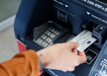 Cómo retirar efectivo en cajeros automáticos del exterior con una tarjeta argentina