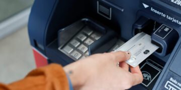 Cómo retirar efectivo en cajeros automáticos del exterior con una tarjeta argentina