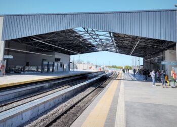 Colapso de escalera mecánica en estación Sáenz dejó 11 heridos