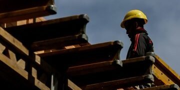 La construcción y la industria continúan en descenso: retrocedieron un 5% en julio