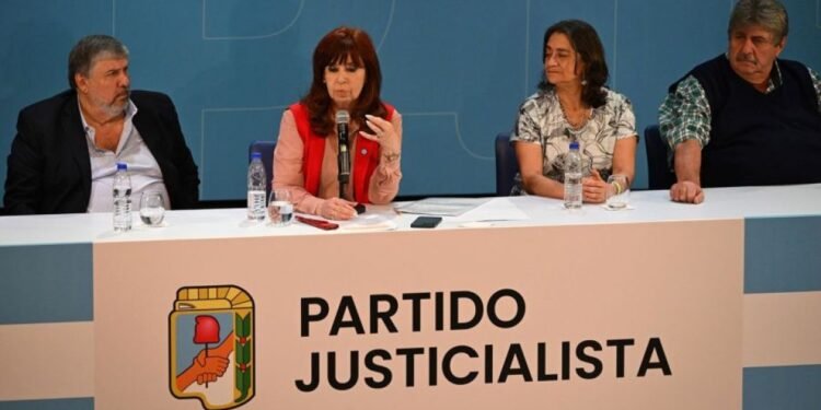 Dirigentes políticos firman declaración contra la eliminación del adversario