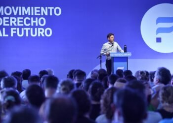 Kicillof desafía a La Cámpora y rechaza una dirección del PJ “a control remoto”