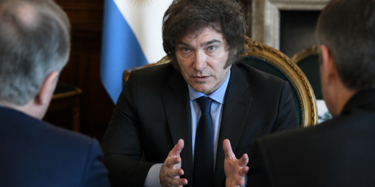 Milei prioriza la atracción de inversiones y el apoyo de gobernadores en París