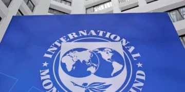 El FMI revisa a la baja sus expectativas para la economía argentina: proyecta un menor crecimiento y mayor inflación