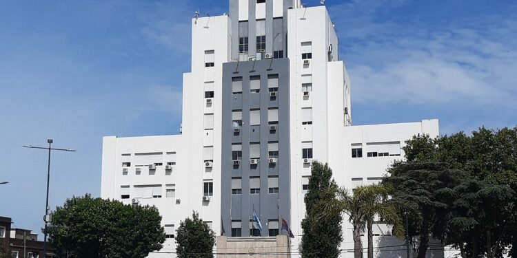 Lomas de Zamora: padres denuncian que alumnos usaron IA para crear y vender fotos desnudas de compañeras