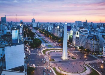 Los salarios superaron la inflación: incremento del 2,7% en agosto