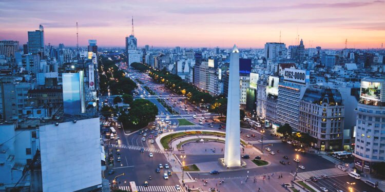 Los salarios superaron la inflación: incremento del 2,7% en agosto