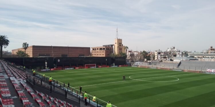 Barracas Central se recuperó a tiempo y sigue en la lucha: remontó ante Estudiantes de Río Cuarto para consolidarse en la zona de Playoffs