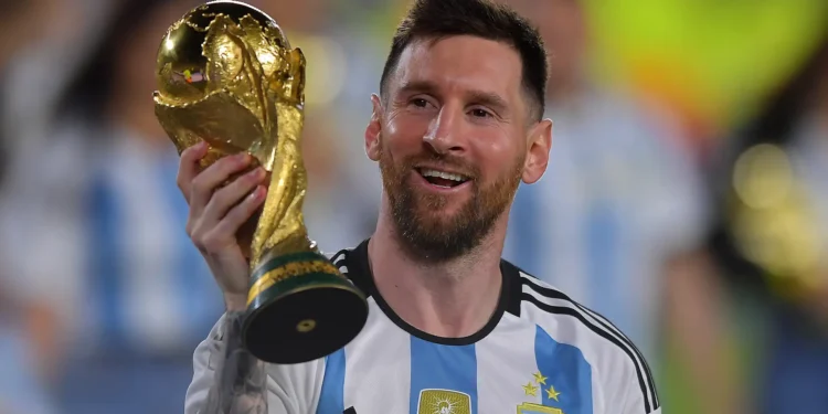 El inesperado gesto de Messi con los fanáticos durante su visita a España