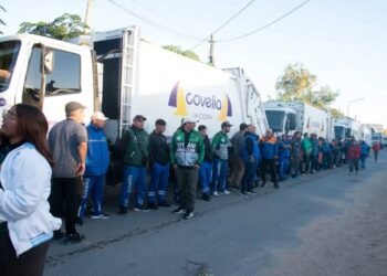 La Ciudad no contempla indemnizaciones y crece la tensión con Camioneros por la recolección de residuos